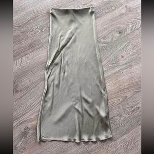 EVER NEW Elegant Pale Green Satin Slip Skirt